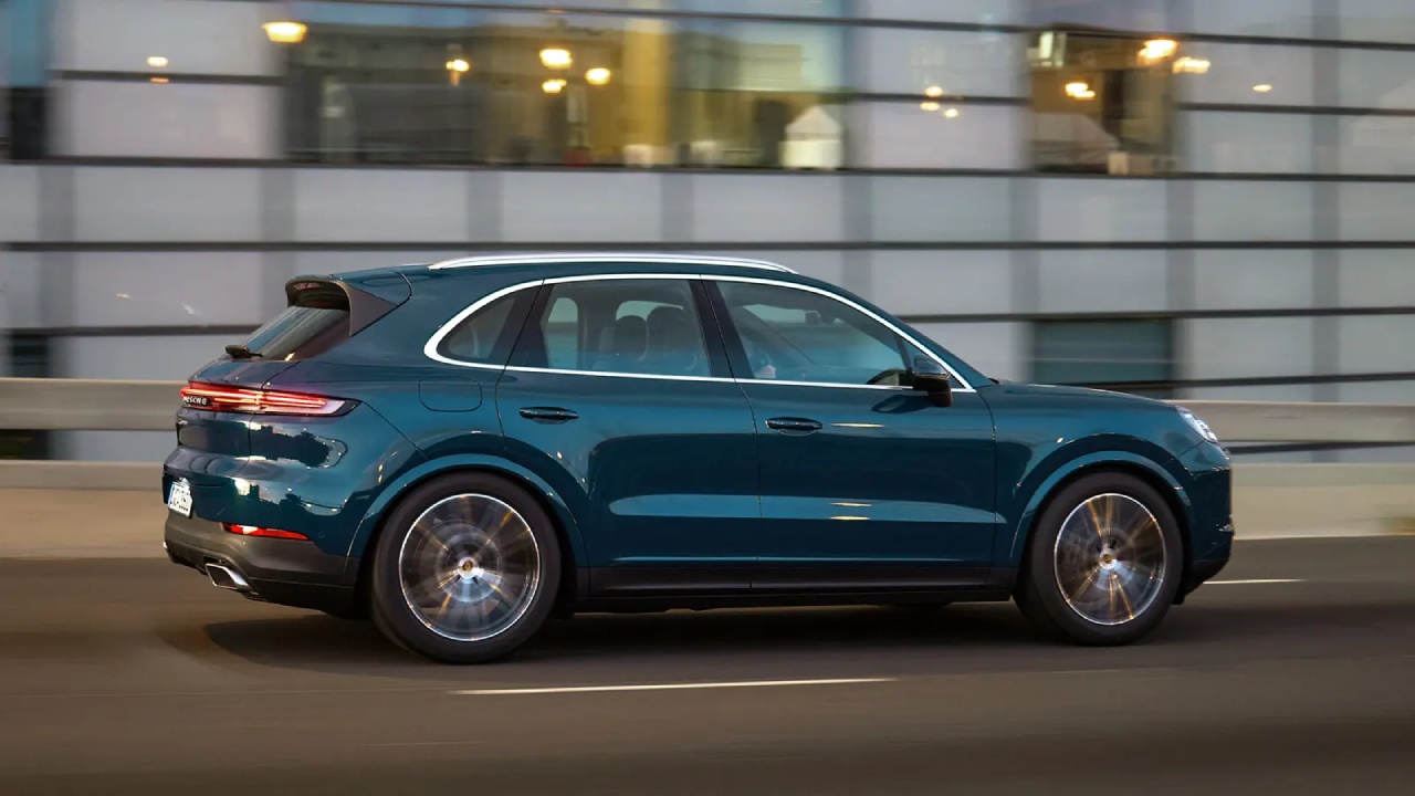 Prices and Specifications for Porsche Cayenne 2024 in Saudi Arabia